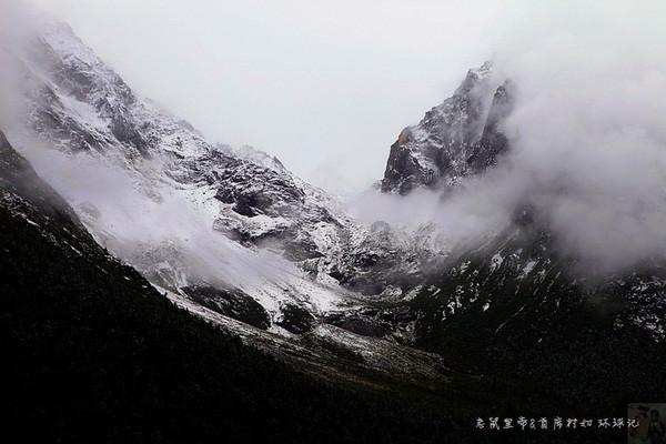 牡丹区胡集镇开展“艺术文化 振兴乡村风气”文艺汇演暨“春联送祝福 ”活动